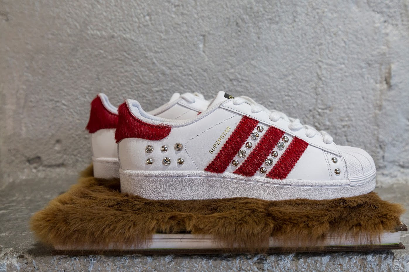 Adidas superstar bianco rosso online