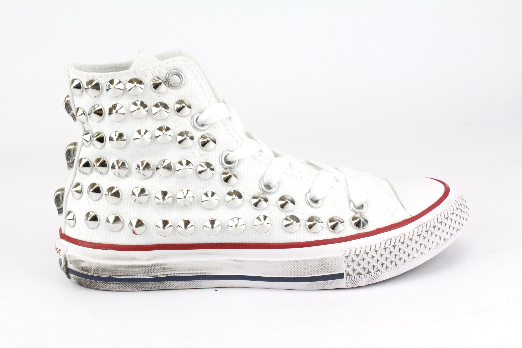 Converse All Star bianche personalizzate total borchie